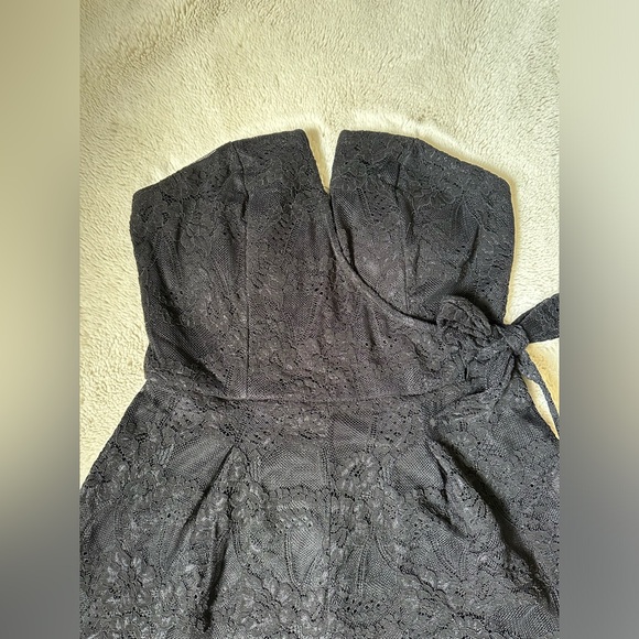 Jun & Ivy Black Lace Strapless Romper - Picture 3 of 5